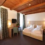 Schleuse Hotel 3*